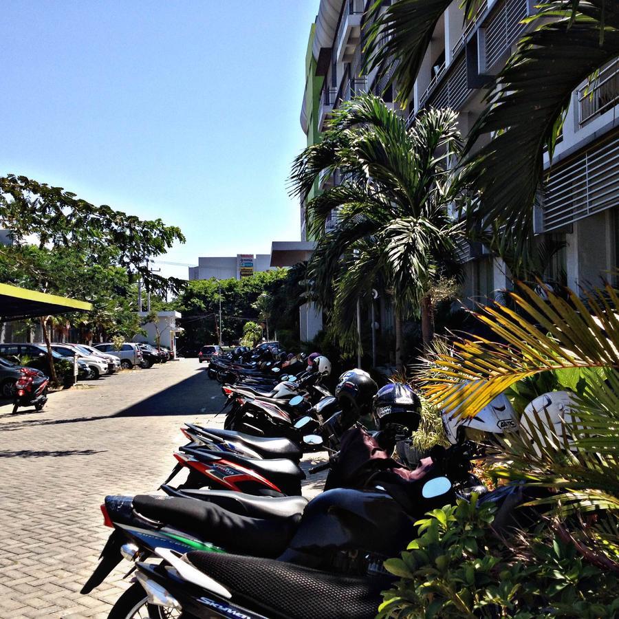 Greensa Inn Surabaya Buitenkant foto
