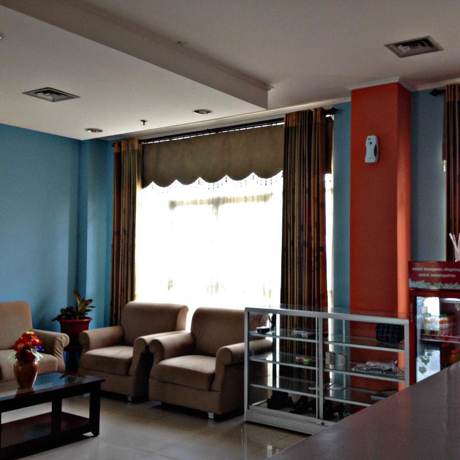 Greensa Inn Surabaya Buitenkant foto