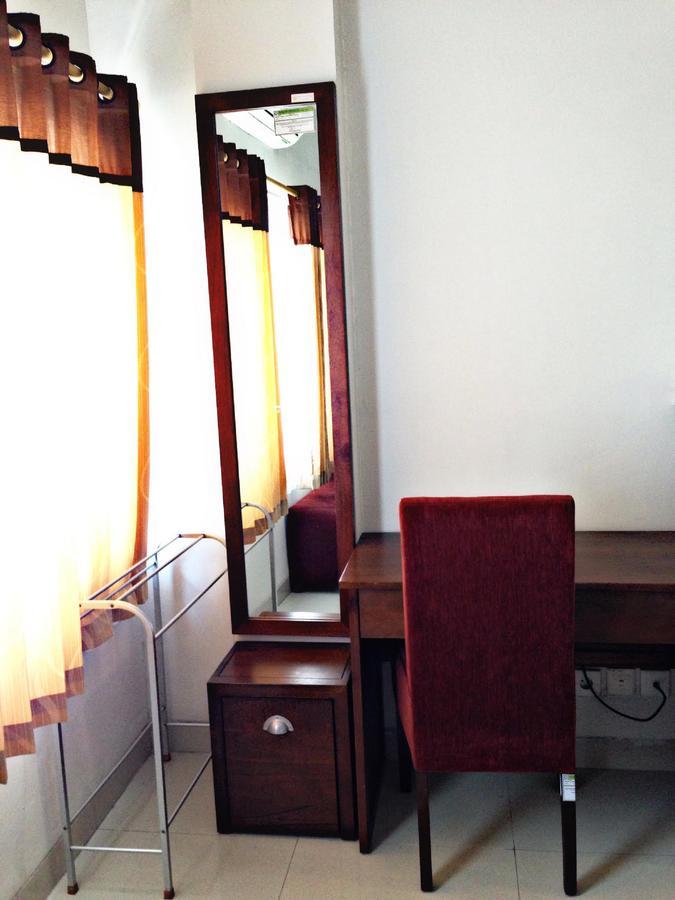 Greensa Inn Surabaya Buitenkant foto