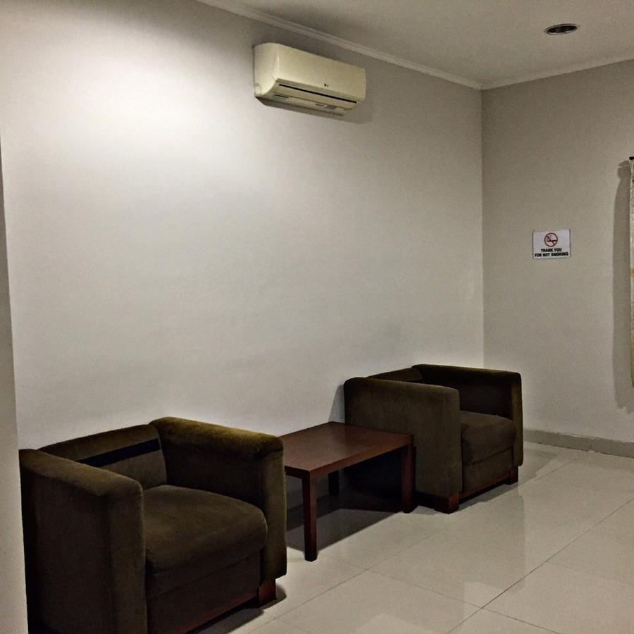 Greensa Inn Surabaya Buitenkant foto