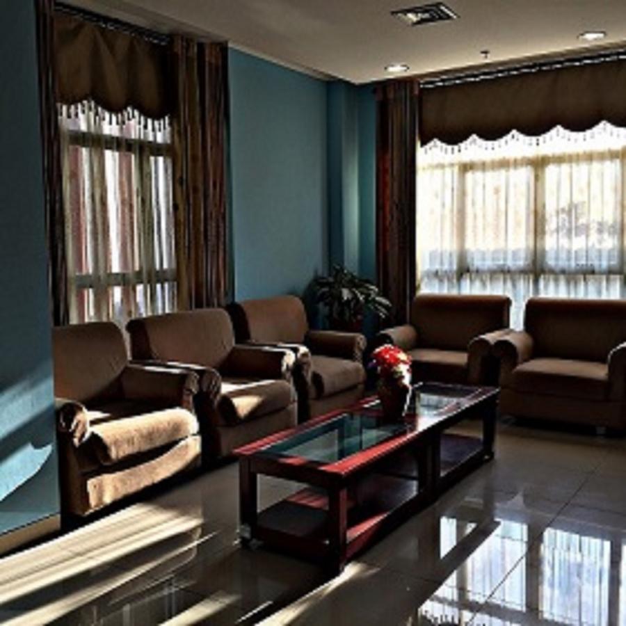 Greensa Inn Surabaya Buitenkant foto