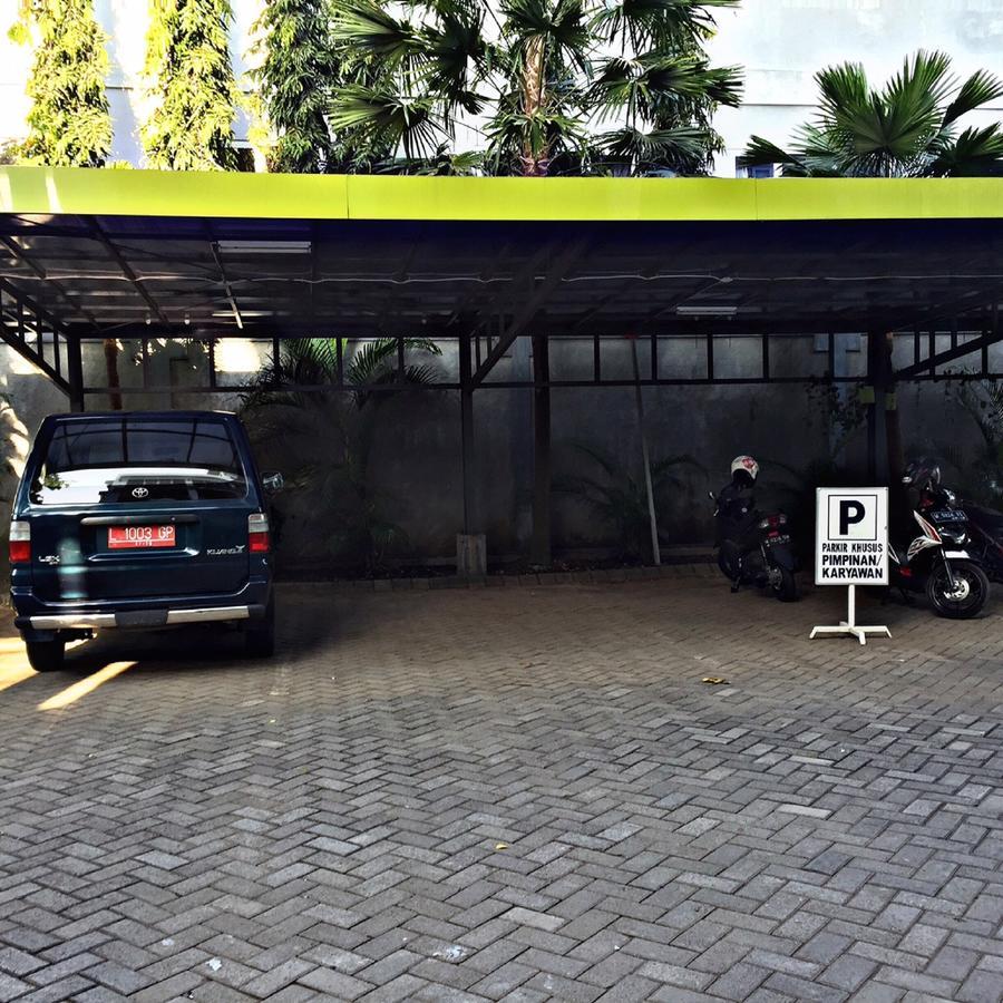 Greensa Inn Surabaya Buitenkant foto