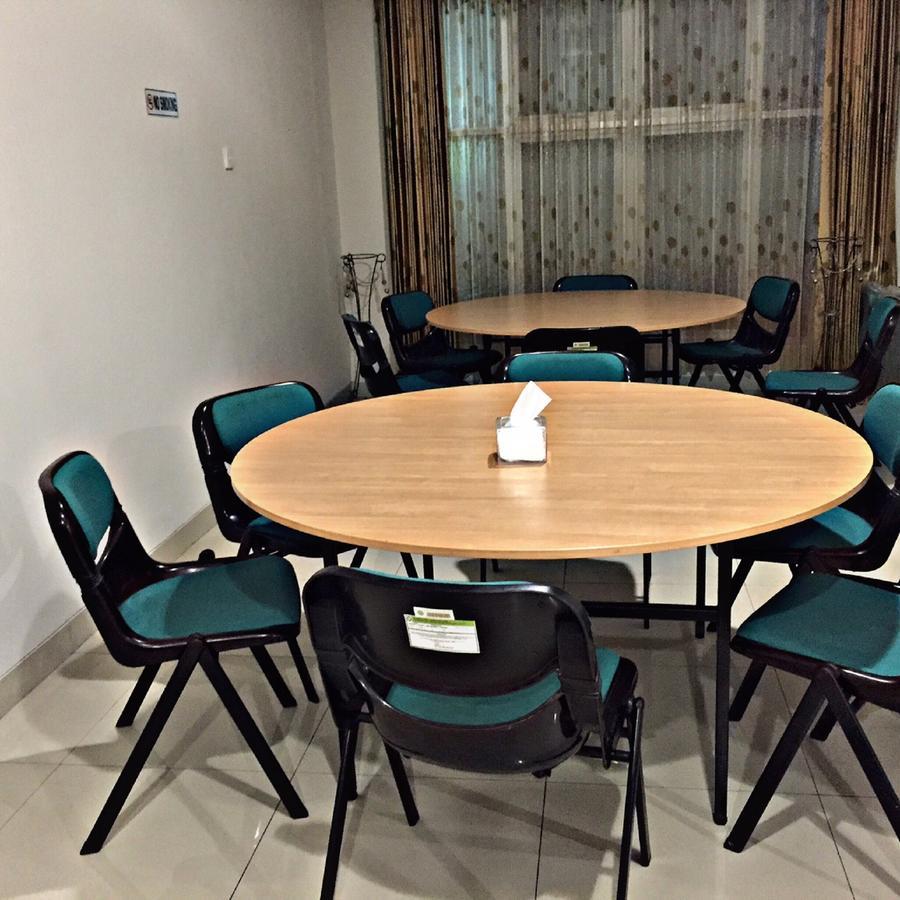 Greensa Inn Surabaya Buitenkant foto