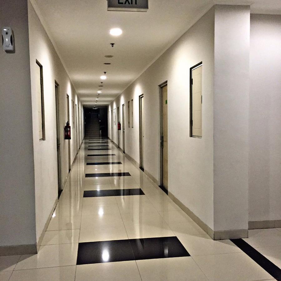Greensa Inn Surabaya Buitenkant foto