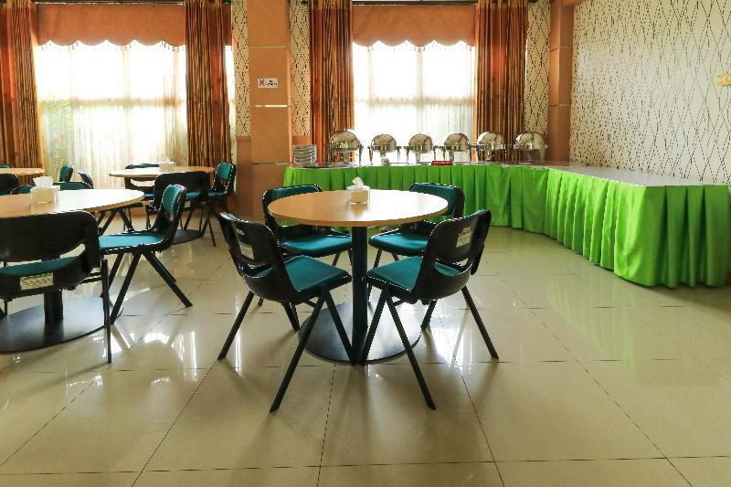 Greensa Inn Surabaya Buitenkant foto