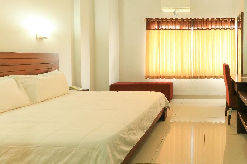 Greensa Inn Surabaya Buitenkant foto